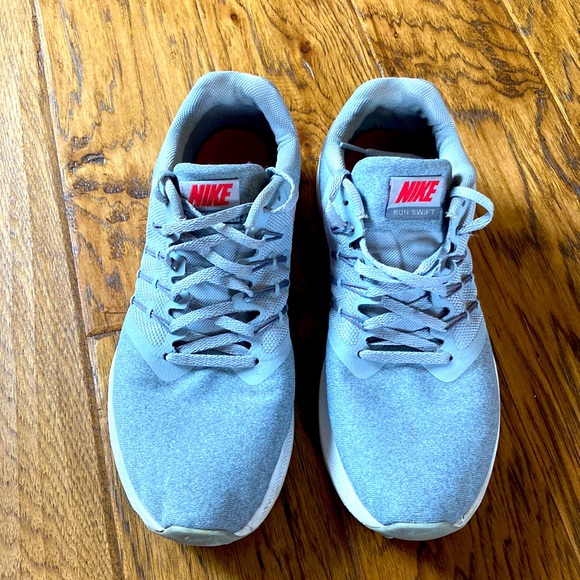 Nike Run Swift size 10 womens barely worn - Picture 2 of 5